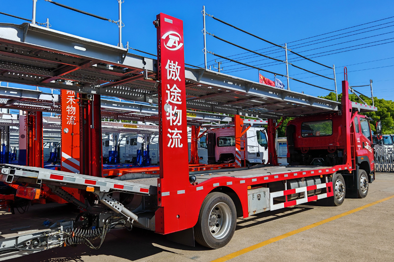 海鹏牌解放JK6-5轴中置轴轿运车