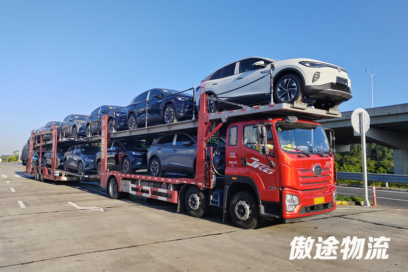 中置轴轿运车装车展示1