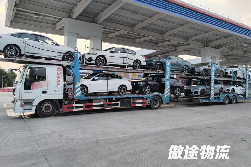 傲途运车中置轴轿运车装车展示