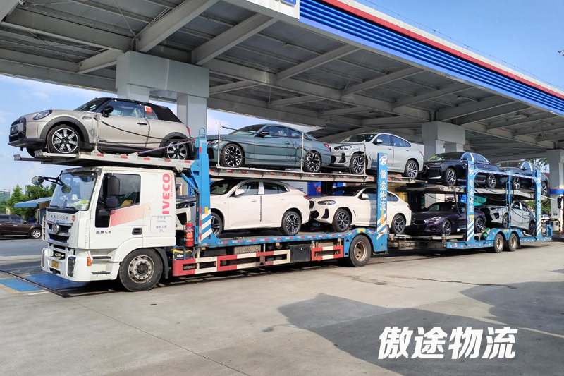 傲途运车中置轴轿运车装车展示